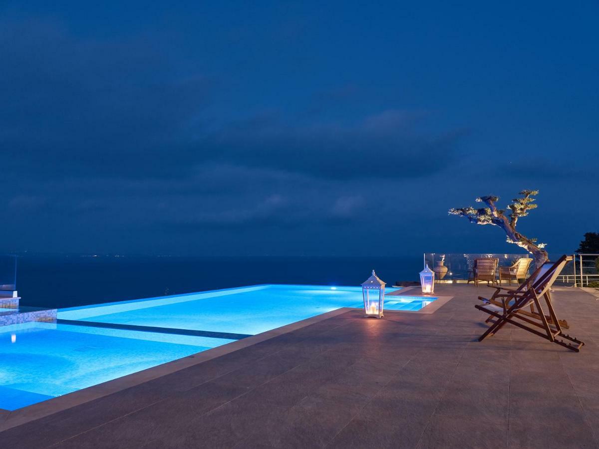 Golden July Luxury Villa Akrotiri  Exteriér fotografie